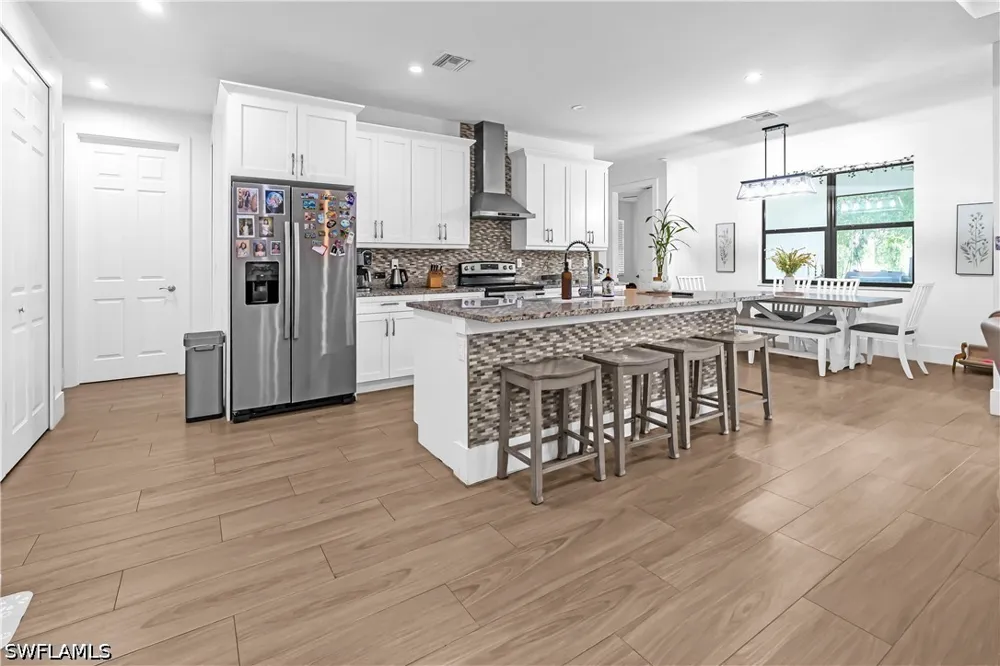 12th Avenue NE Naples, FL 34120