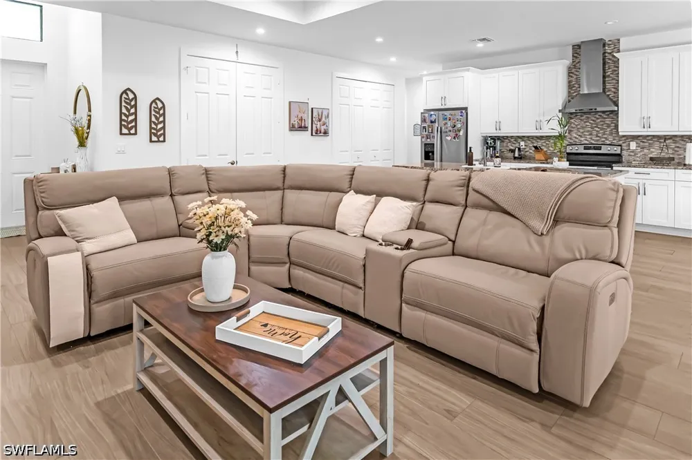12th Avenue NE Naples, FL 34120