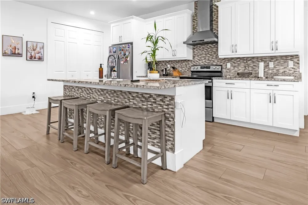 12th Avenue NE Naples, FL 34120