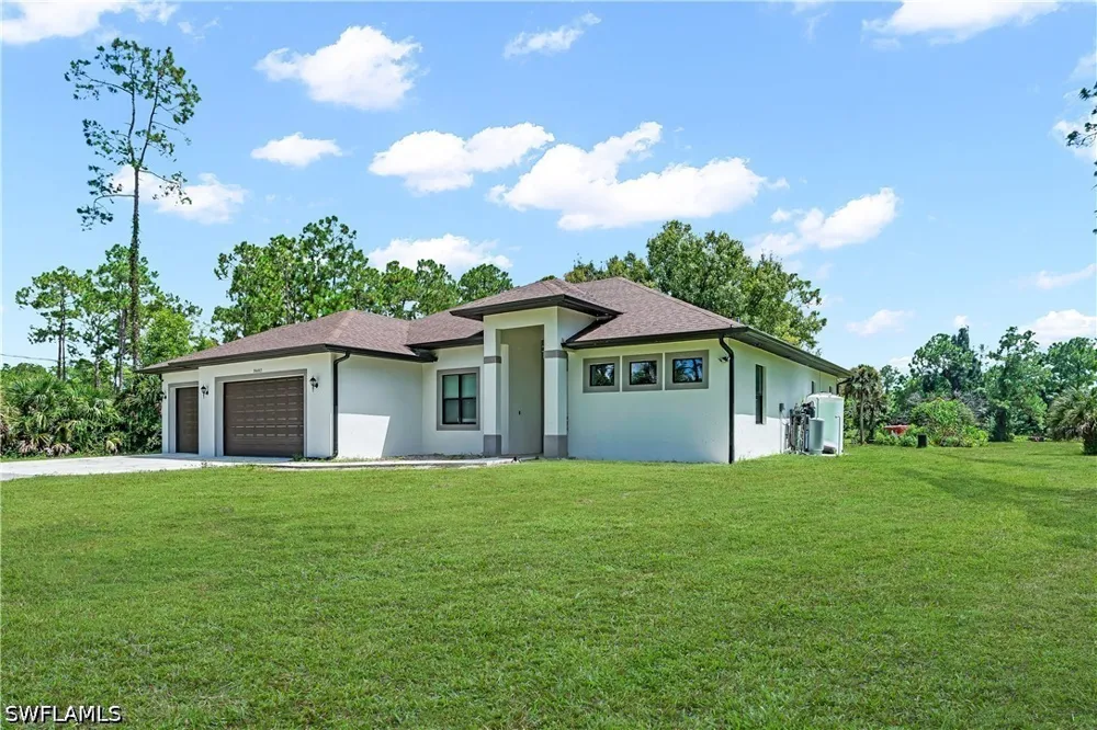 12th Avenue NE Naples, FL 34120
