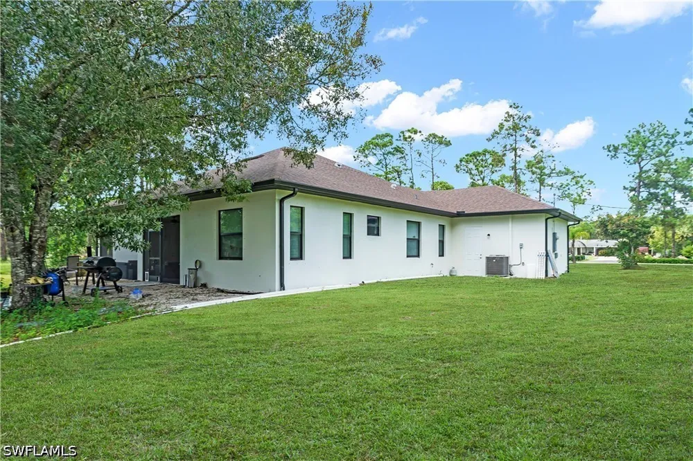 12th Avenue NE Naples, FL 34120