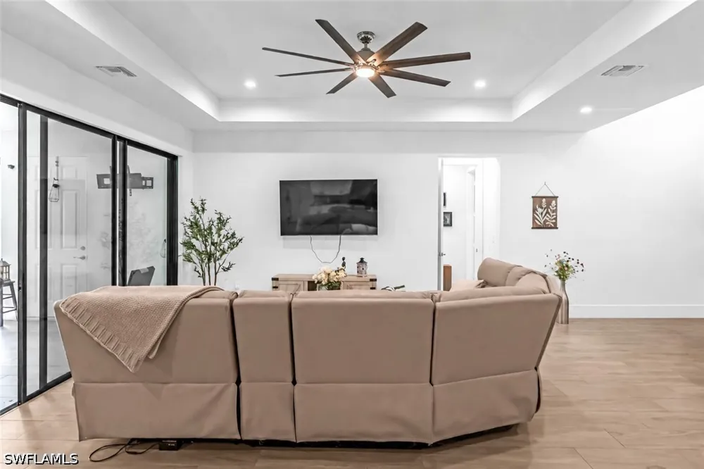 12th Avenue NE Naples, FL 34120