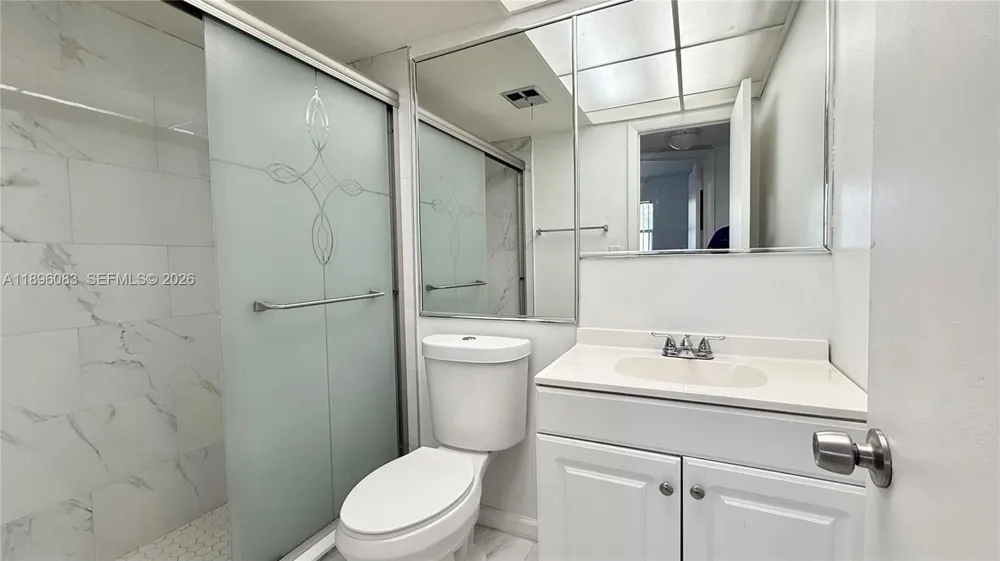 8450 Sunrise Lakes Blvd #111 Sunrise, FL 33322