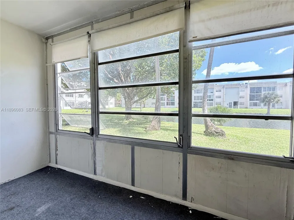 8450 Sunrise Lakes Blvd #111 Sunrise, FL 33322