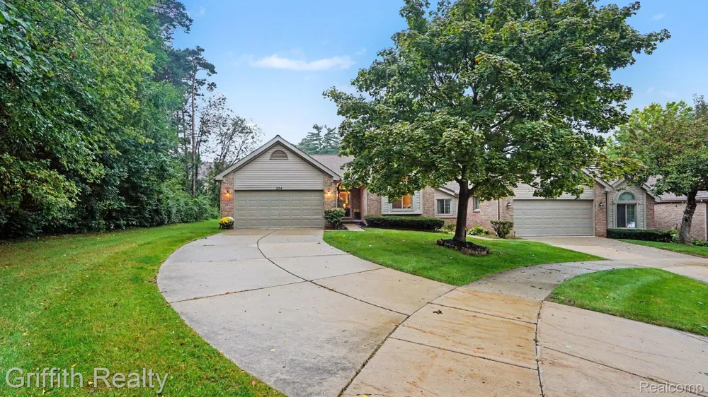 204 Texknoll Court Brighton City, MI 48116