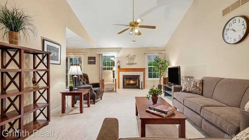 204 Texknoll Court Brighton City, MI 48116
