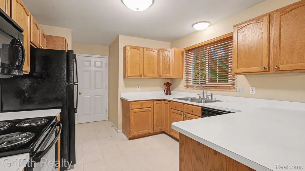 204 Texknoll Court Brighton City, MI 48116