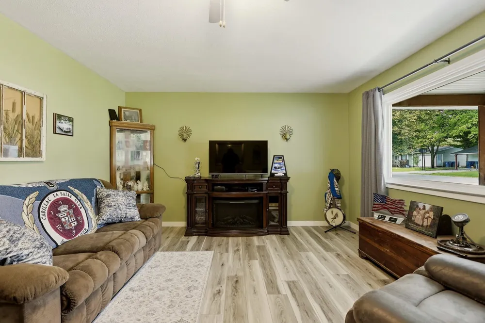 721 Richard Street Vassar City, MI 48768