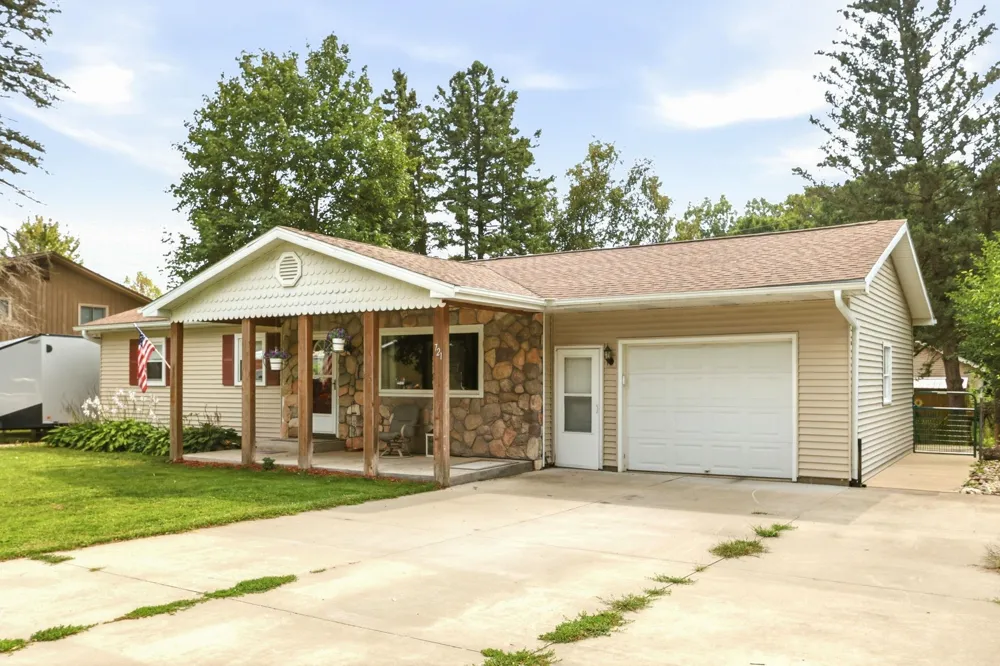 721 Richard Street Vassar City, MI 48768