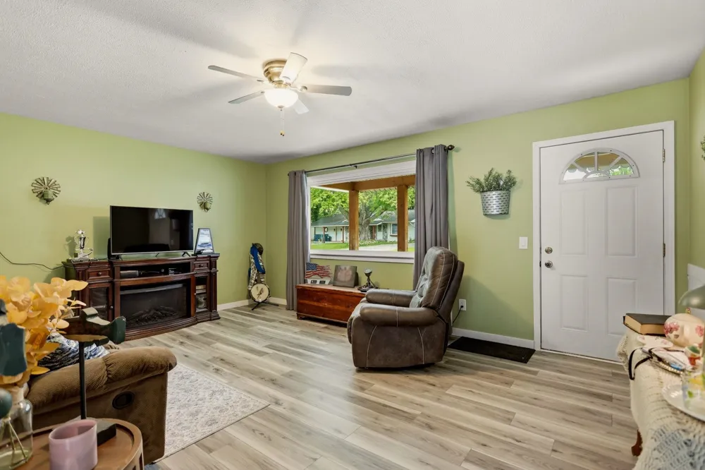 721 Richard Street Vassar City, MI 48768