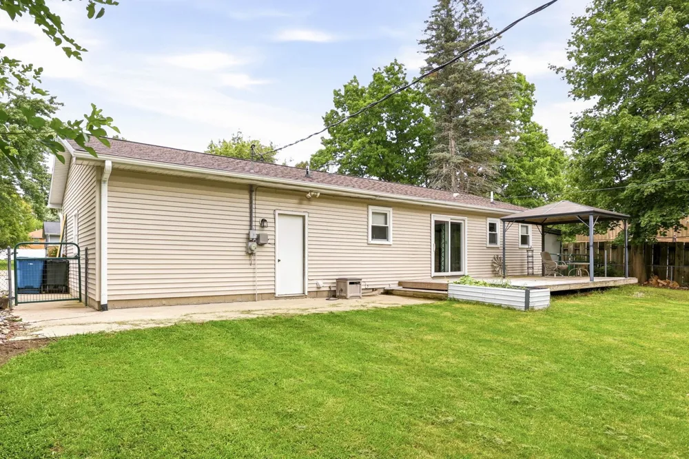 721 Richard Street Vassar City, MI 48768