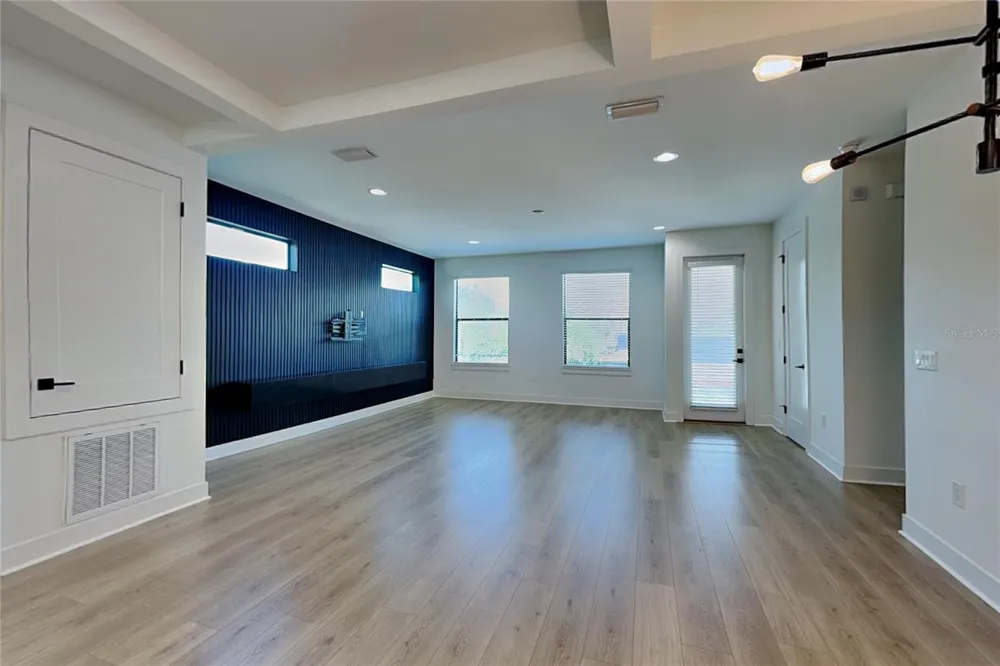 6902 S MACDILL AVENUE #1 Tampa, FL 33611