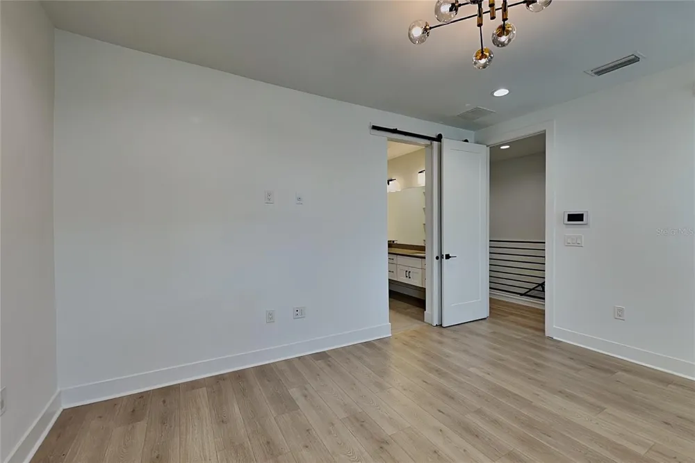 6902 S MACDILL AVENUE #1 Tampa, FL 33611