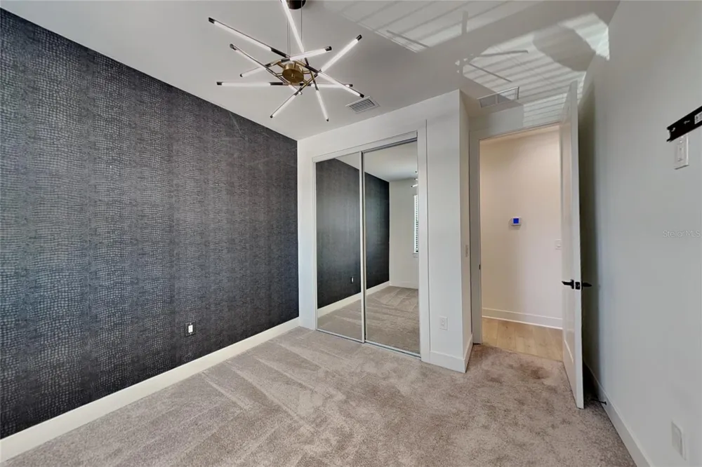 6902 S MACDILL AVENUE #1 Tampa, FL 33611
