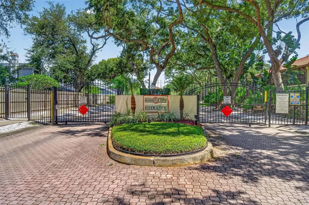 1602 HAMMOCK PINE BOULEVARD #1602 Clearwater, FL 33761
