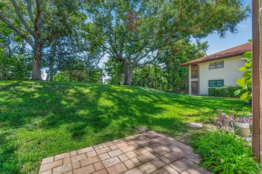 1602 HAMMOCK PINE BOULEVARD #1602 Clearwater, FL 33761