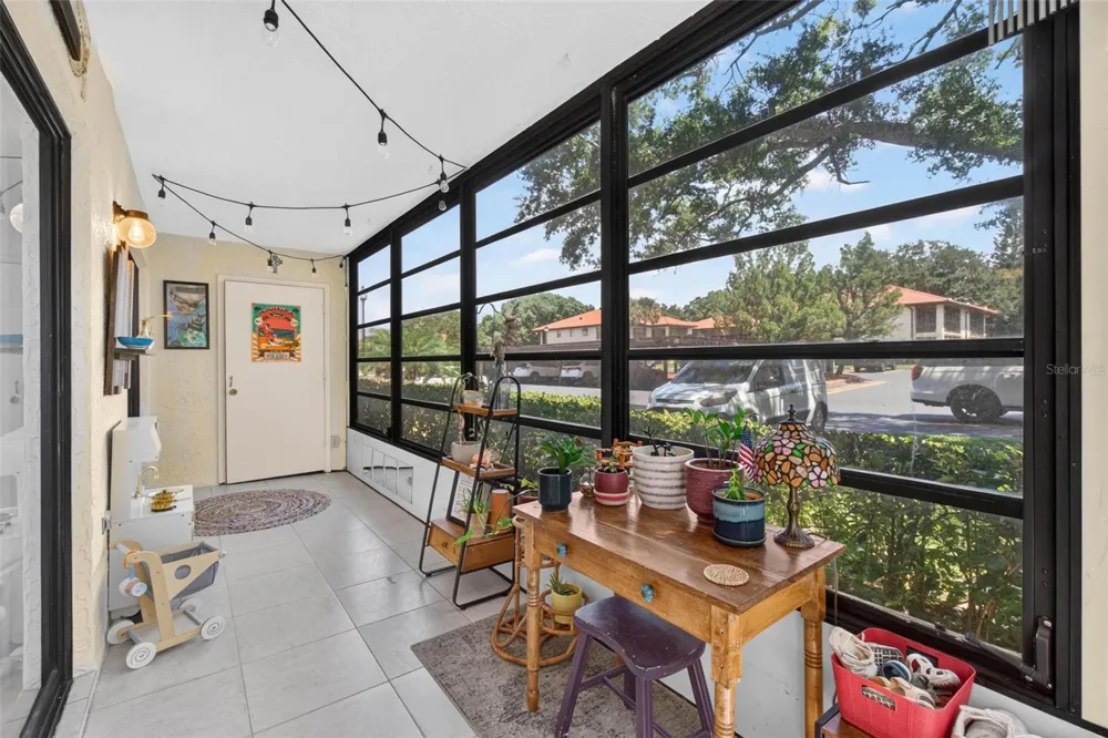 1602 HAMMOCK PINE BOULEVARD #1602 Clearwater, FL 33761