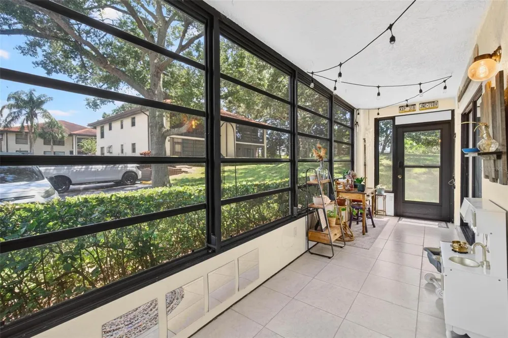 1602 HAMMOCK PINE BOULEVARD #1602 Clearwater, FL 33761