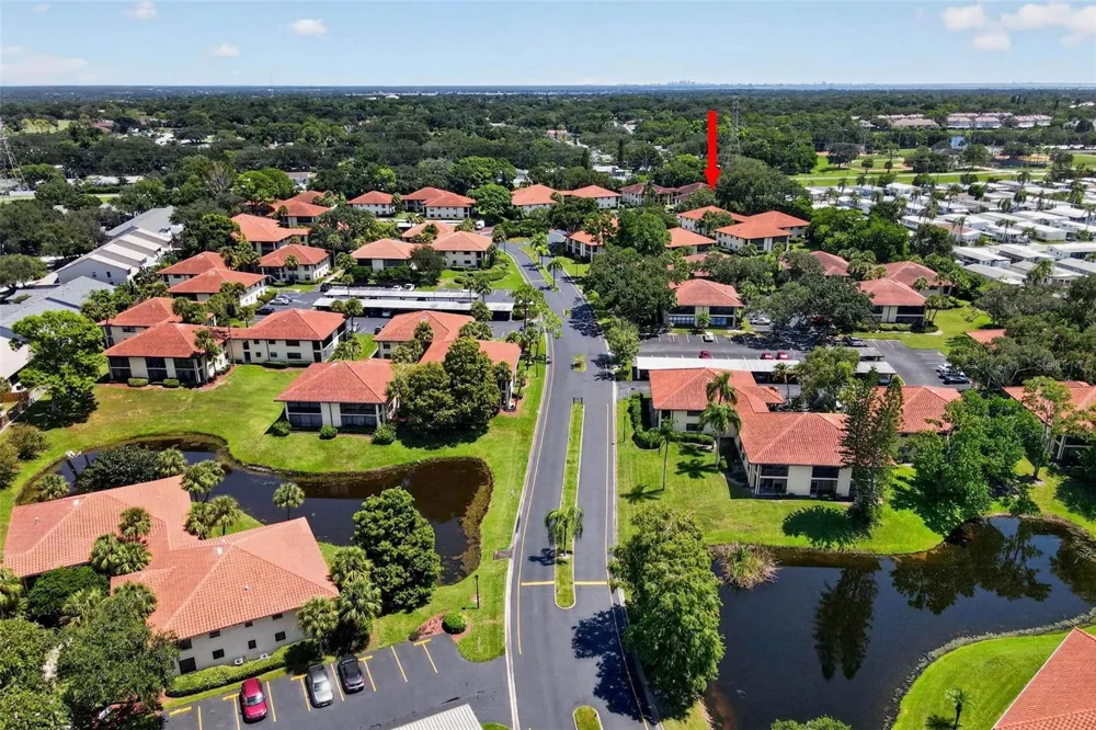 1602 HAMMOCK PINE BOULEVARD #1602 Clearwater, FL 33761