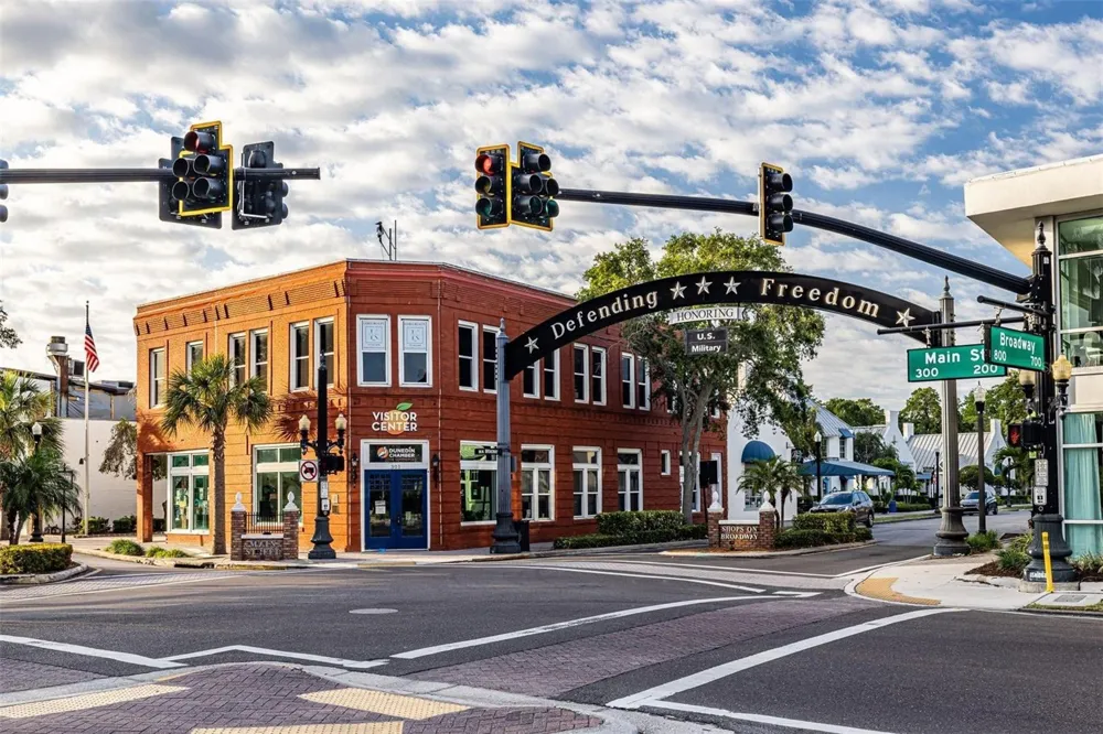 1602 HAMMOCK PINE BOULEVARD #1602 Clearwater, FL 33761
