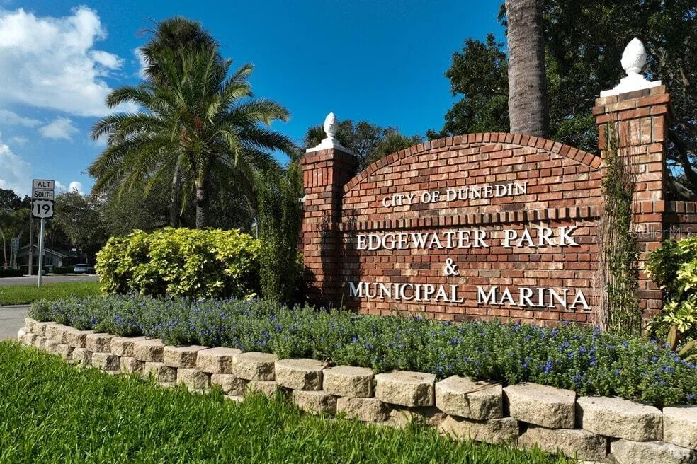 1602 HAMMOCK PINE BOULEVARD #1602 Clearwater, FL 33761