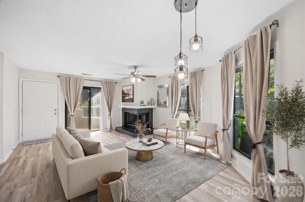 8157 Cedar Glen Drive Charlotte, NC 28212