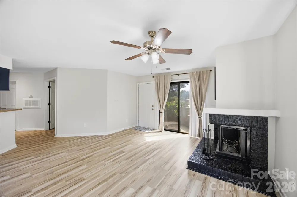 8157 Cedar Glen Drive Charlotte, NC 28212
