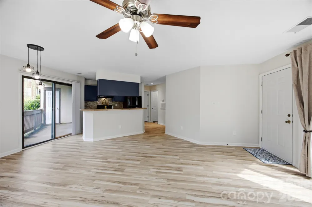 8157 Cedar Glen Drive Charlotte, NC 28212