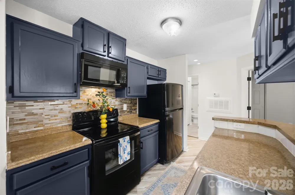 8157 Cedar Glen Drive Charlotte, NC 28212
