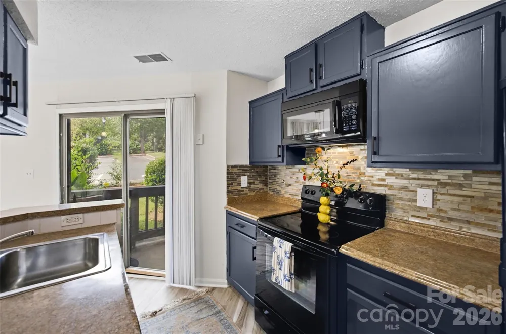 8157 Cedar Glen Drive Charlotte, NC 28212