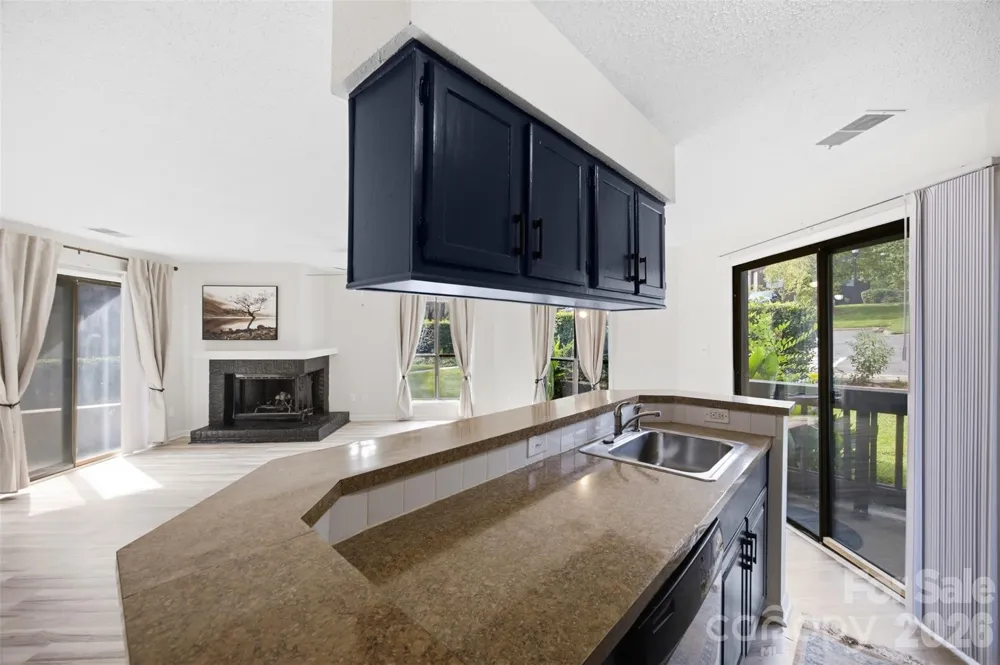 8157 Cedar Glen Drive Charlotte, NC 28212