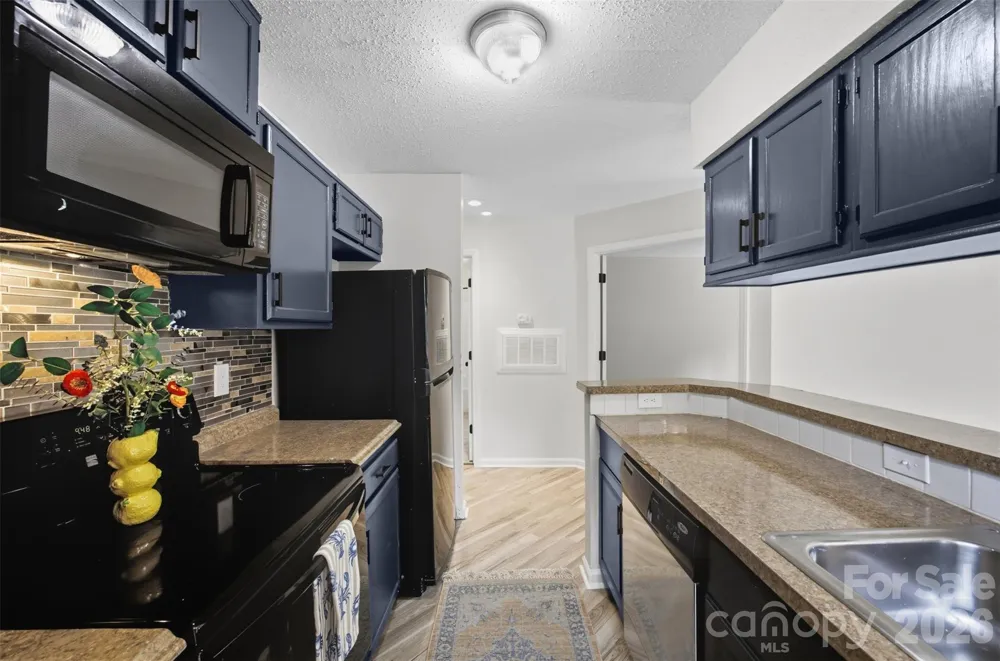 8157 Cedar Glen Drive Charlotte, NC 28212