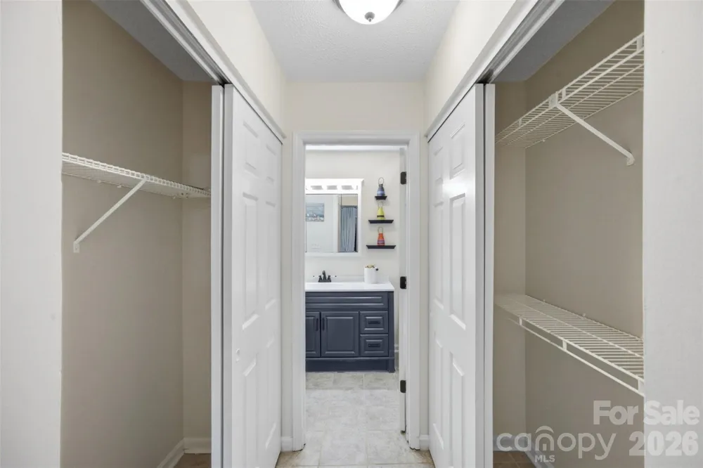 8157 Cedar Glen Drive Charlotte, NC 28212