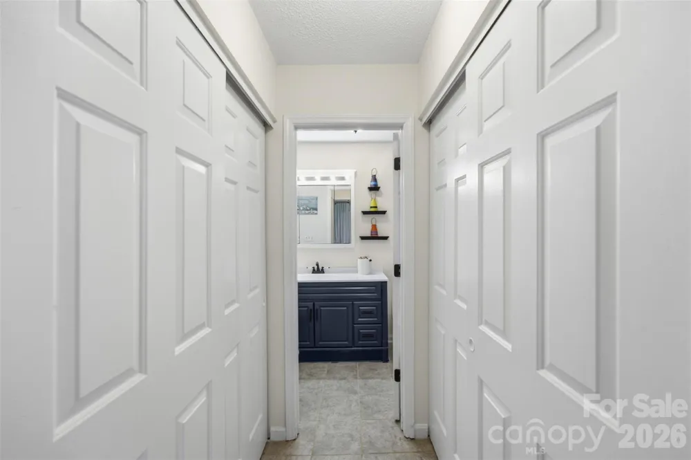 8157 Cedar Glen Drive Charlotte, NC 28212
