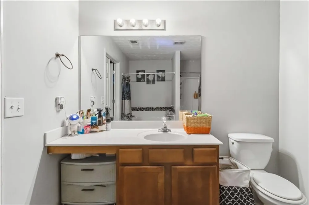 2782 Snapfinger Manor Decatur, GA 30035