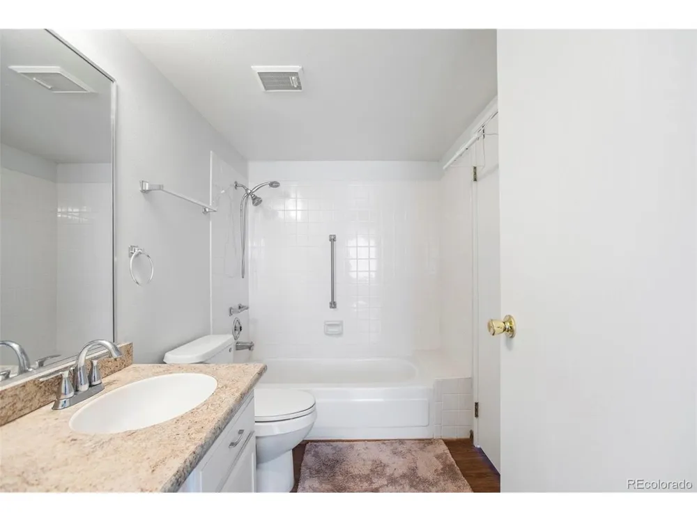 13850 E Marina Drive #211 Aurora, CO 80014
