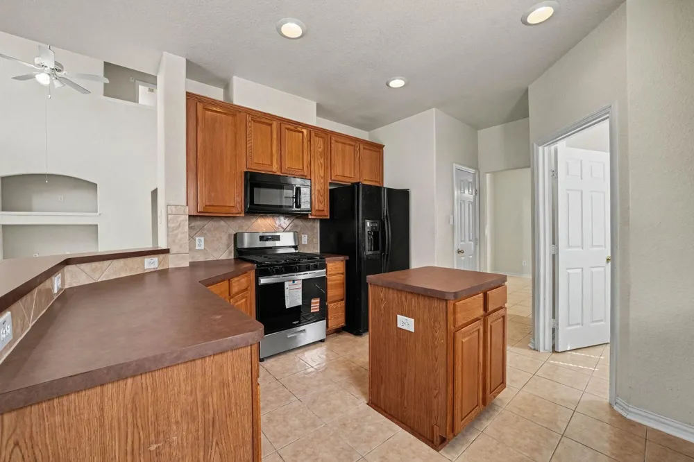 9315 Dewmont Lane Houston, TX 77070