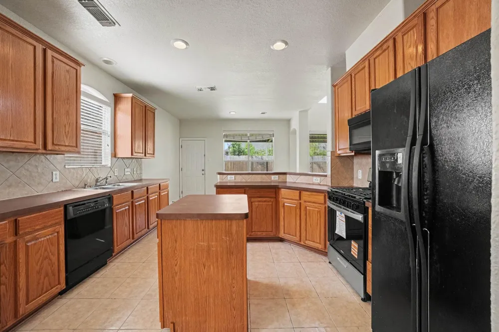 9315 Dewmont Lane Houston, TX 77070