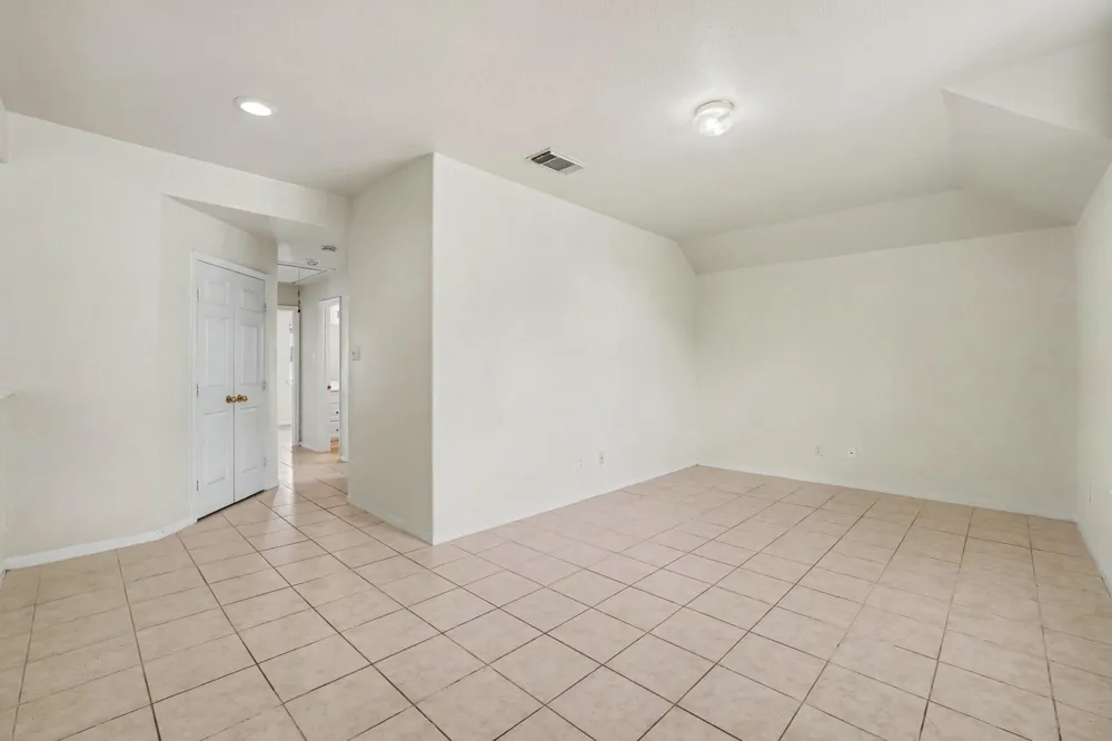 9315 Dewmont Lane Houston, TX 77070
