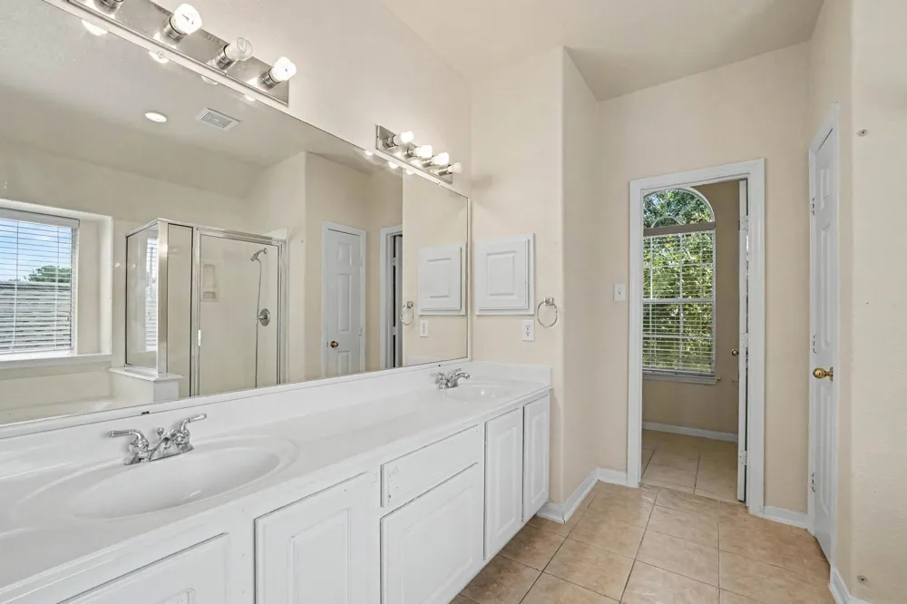9315 Dewmont Lane Houston, TX 77070