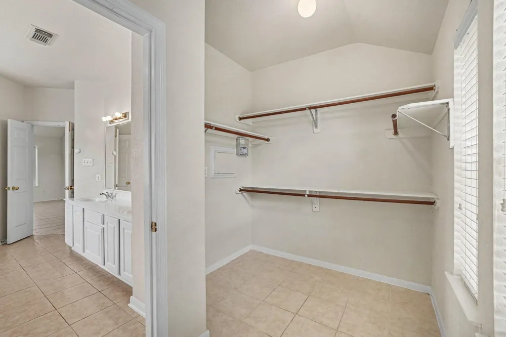 9315 Dewmont Lane Houston, TX 77070