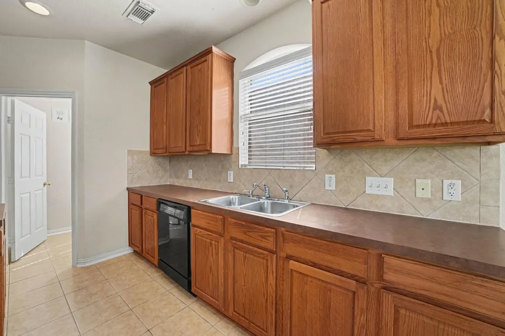 9315 Dewmont Lane Houston, TX 77070