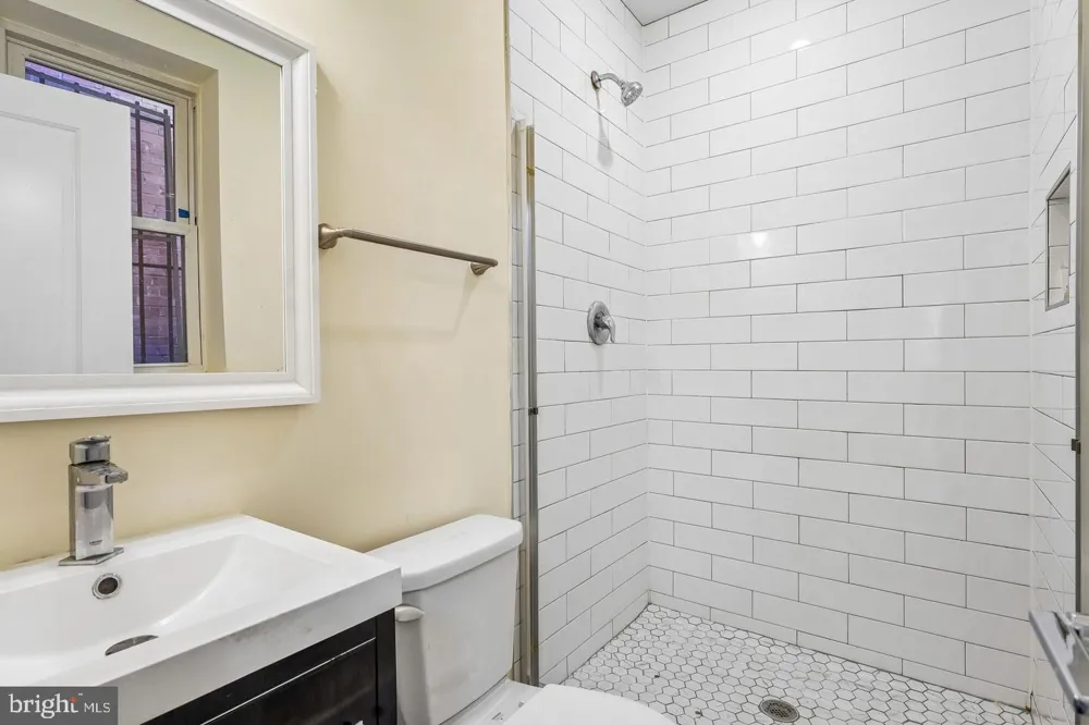 1821 T STREET NW Washington, DC 20009