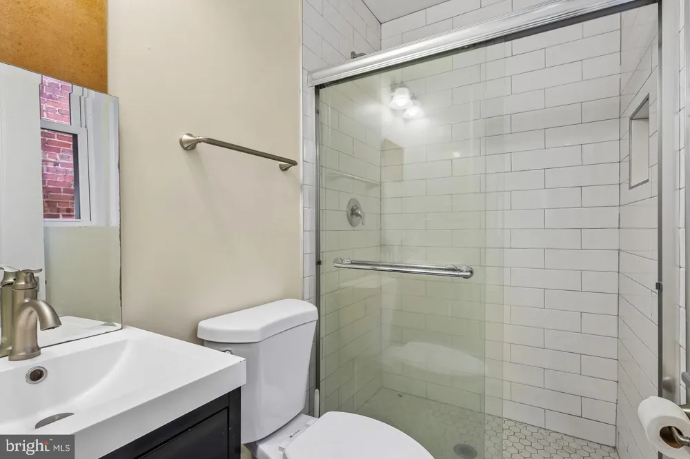 1821 T STREET NW Washington, DC 20009