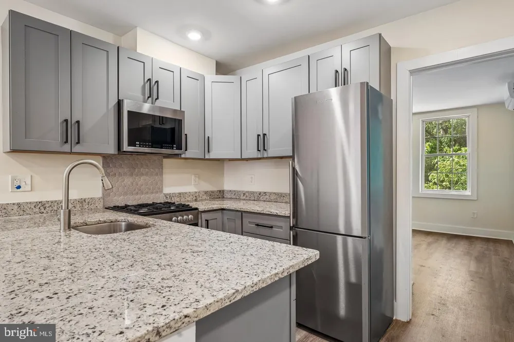 1821 T STREET NW Washington, DC 20009
