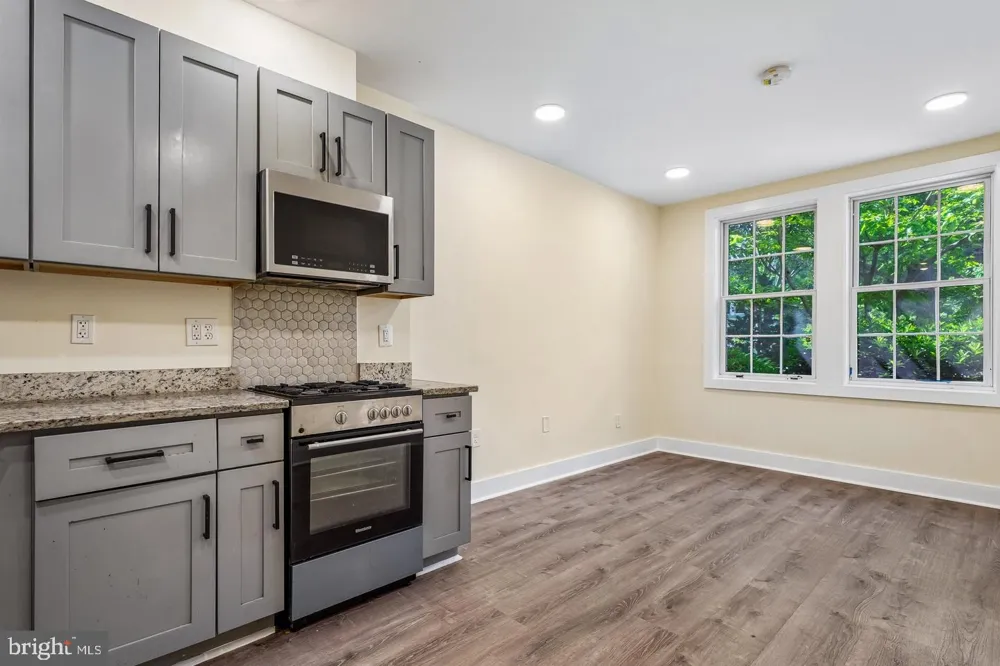 1821 T STREET NW Washington, DC 20009