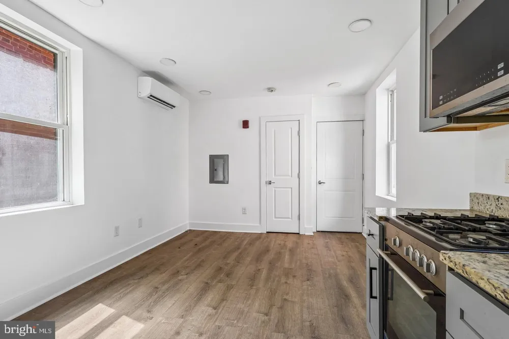 1821 T STREET NW Washington, DC 20009