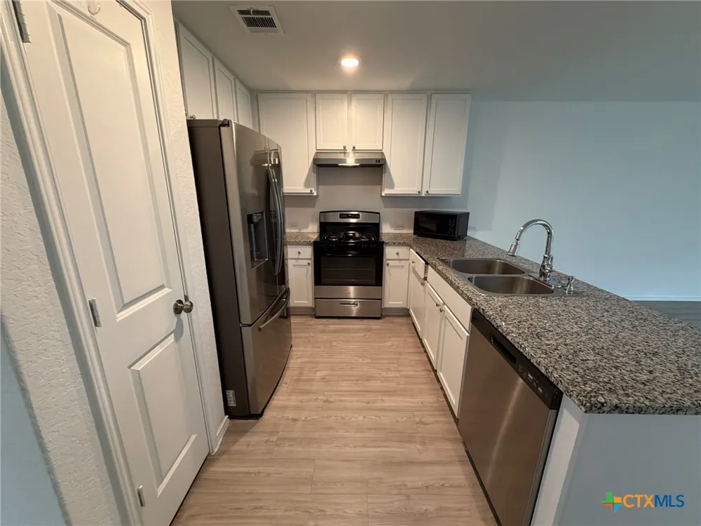 5938 Antonio Place Seguin, TX 78155
