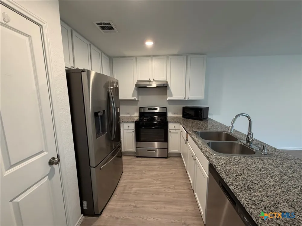5938 Antonio Place Seguin, TX 78155