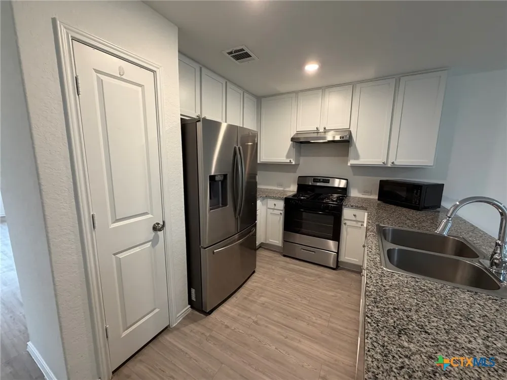 5938 Antonio Place Seguin, TX 78155